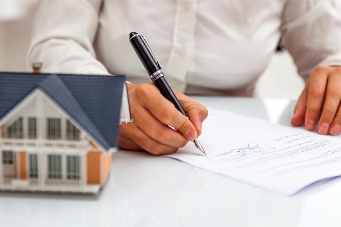 Zakup mieszkania. Dlaczego warto podpisać umowę przedwstępną u notariusza?